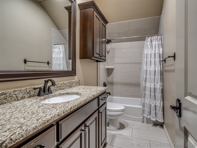 5902 E 110th Place, Tulsa, OK 74137