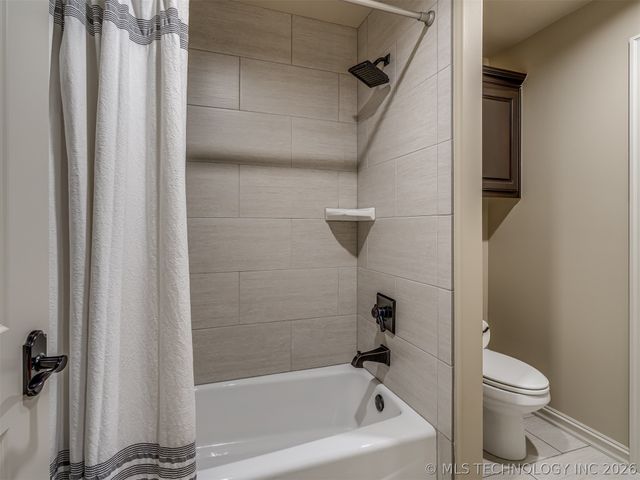 5902 E 110th Place, Tulsa, OK 74137