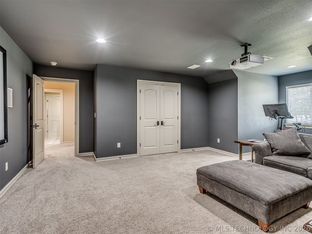 5902 E 110th Place, Tulsa, OK 74137