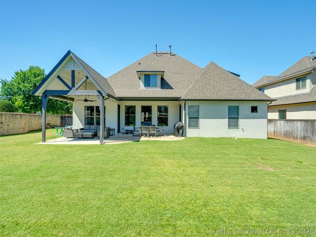 5902 E 110th Place, Tulsa, OK 74137