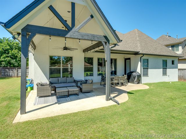5902 E 110th Place, Tulsa, OK 74137