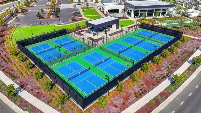 3585 Clubhouse Pkwy, Folsom, CA 95630