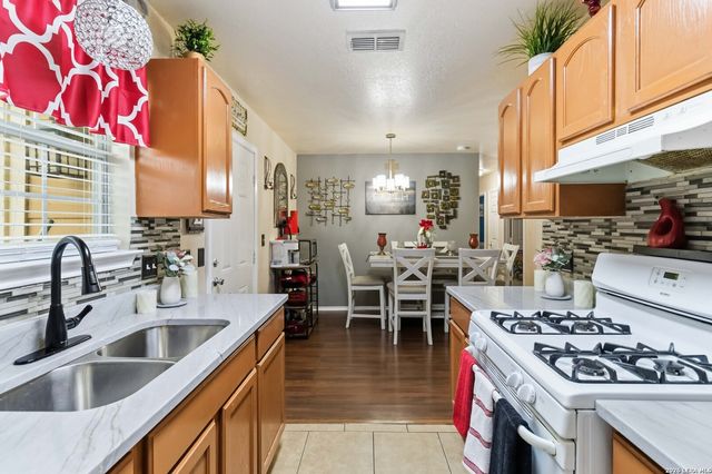 11402 Gaylord, San Antonio, TX 78224