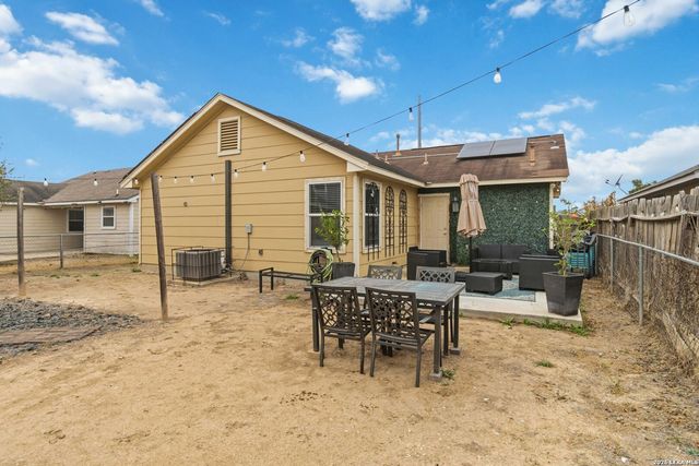 11402 Gaylord, San Antonio, TX 78224