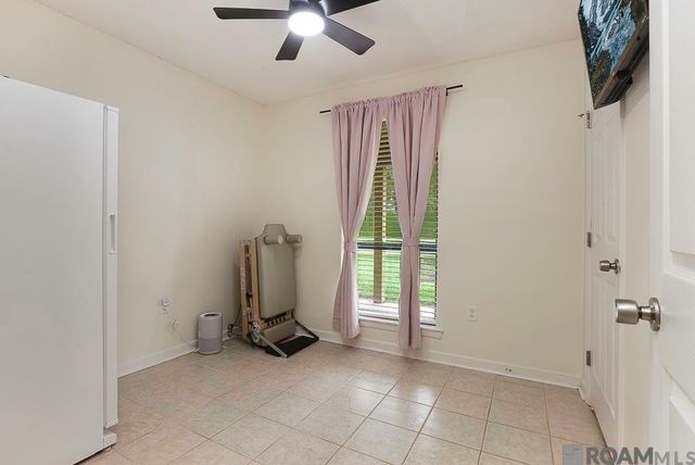 29901 Magnolia Dr, Walker, LA 70785