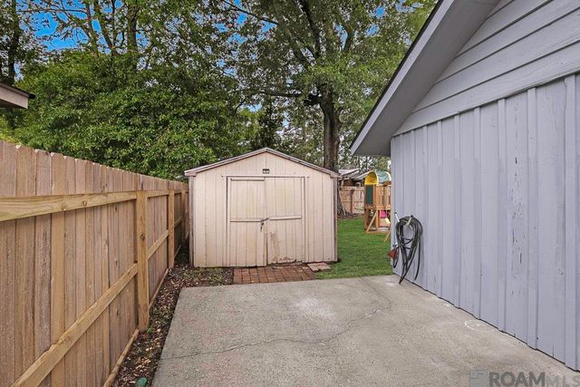 29901 Magnolia Dr, Walker, LA 70785