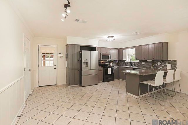 29901 Magnolia Dr, Walker, LA 70785
