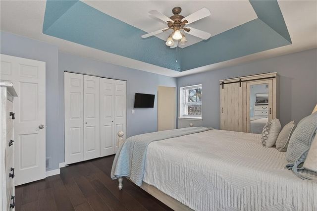 9111 W 116 Terrace, Overland Park, KS 66210