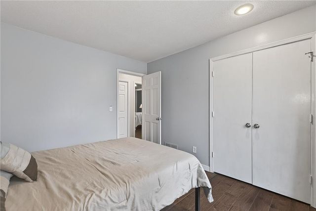 9111 W 116 Terrace, Overland Park, KS 66210