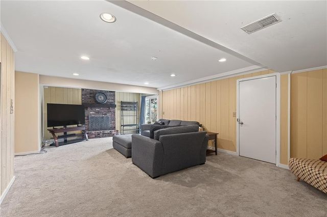 9111 W 116 Terrace, Overland Park, KS 66210