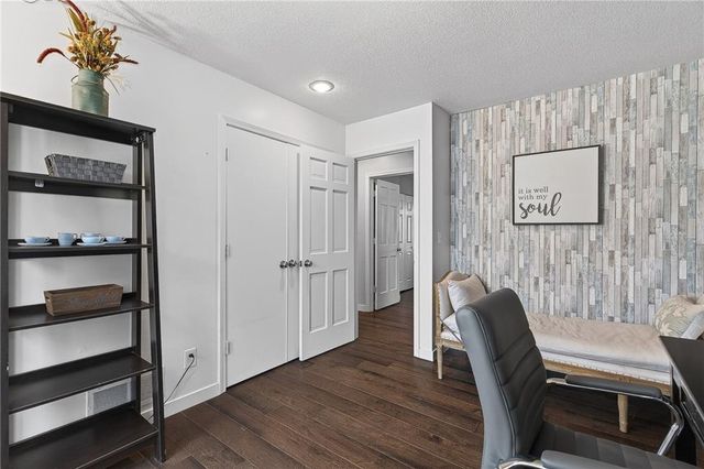 9111 W 116 Terrace, Overland Park, KS 66210