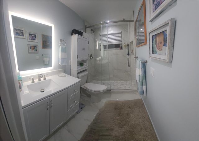 2202 NE 36th Street 15, Lighthouse Point, FL 33064