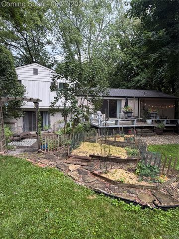29191 Bannockburn Street, Farmington Hills, MI 48334