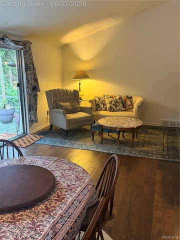 29191 Bannockburn Street, Farmington Hills, MI 48334