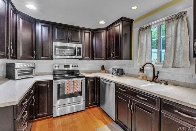 40 Wellington Court, Amherst, NY 14221