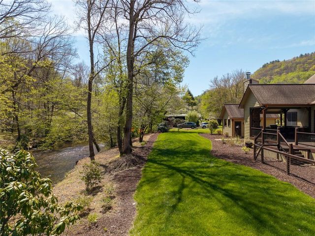 2171 Big Pine Drive, Hiawassee, GA 30546