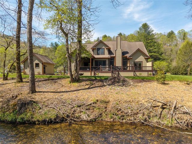2171 Big Pine Drive, Hiawassee, GA 30546