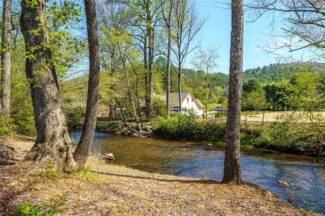 2171 Big Pine Drive, Hiawassee, GA 30546
