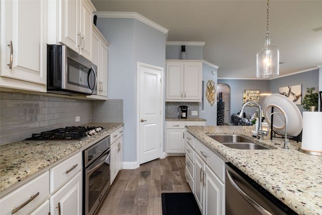4008 Knollbrook Lane, Fort Worth, TX 76137