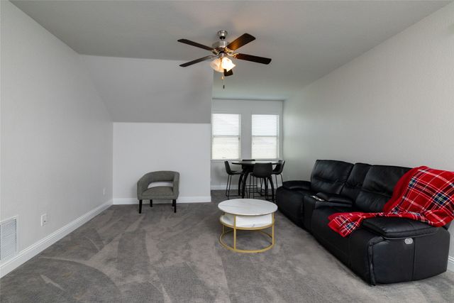 4008 Knollbrook Lane, Fort Worth, TX 76137