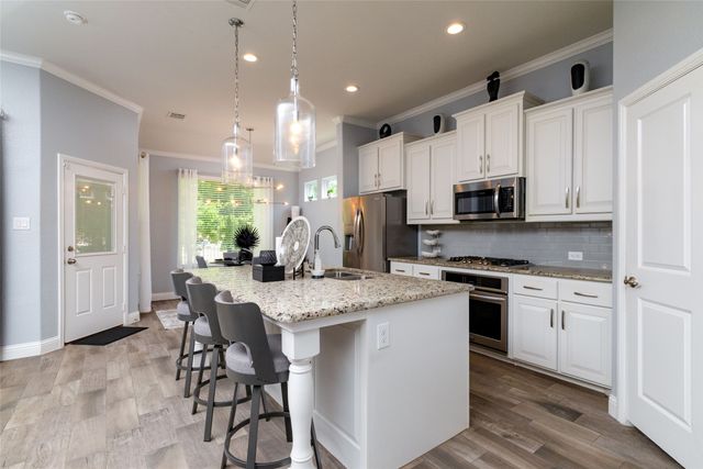 4008 Knollbrook Lane, Fort Worth, TX 76137