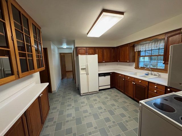 62 S Harmony Drive, Janesville, WI 53545