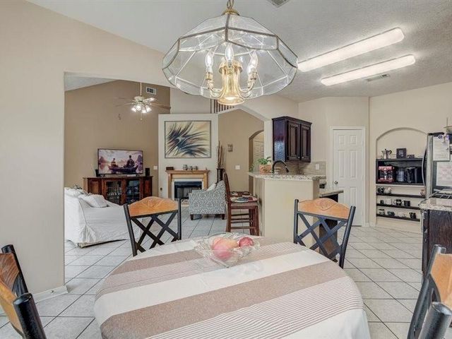 8422 Tavenor Lane, Houston, TX 77075