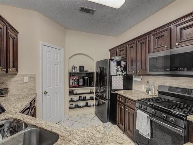 8422 Tavenor Lane, Houston, TX 77075