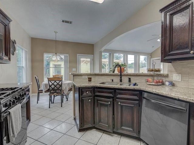 8422 Tavenor Lane, Houston, TX 77075