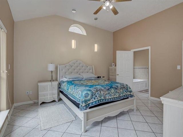 8422 Tavenor Lane, Houston, TX 77075