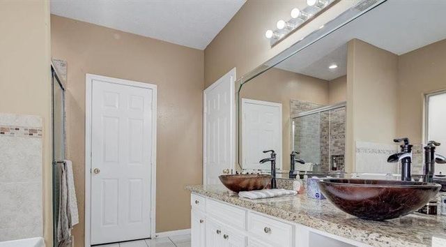 8422 Tavenor Lane, Houston, TX 77075