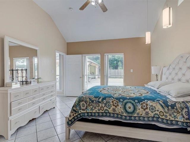 8422 Tavenor Lane, Houston, TX 77075