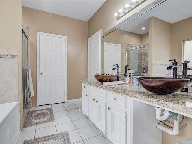 8422 Tavenor Lane, Houston, TX 77075