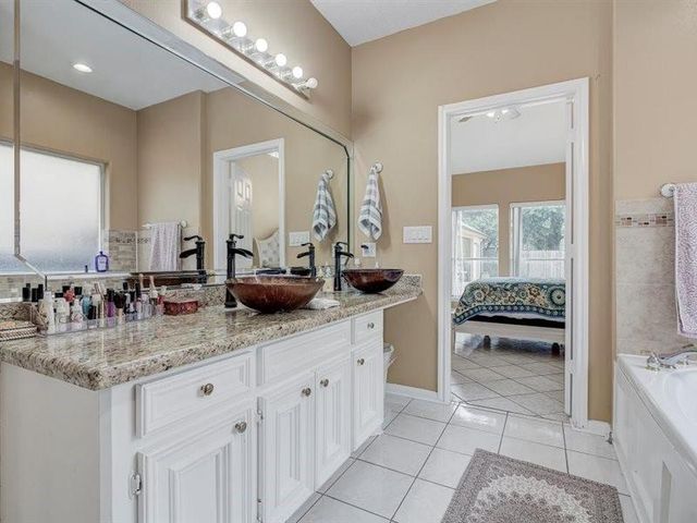 8422 Tavenor Lane, Houston, TX 77075