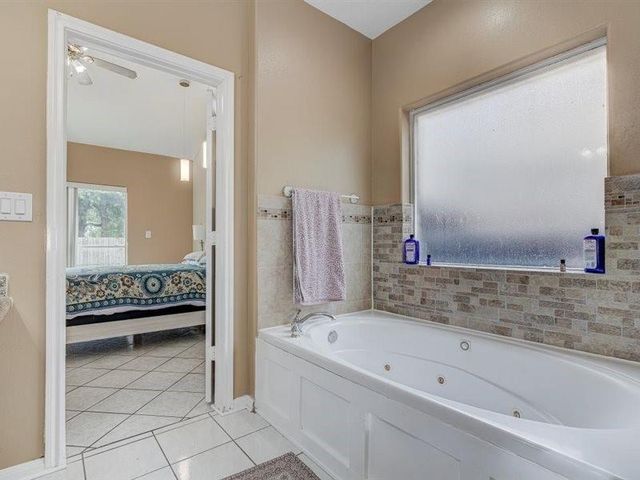 8422 Tavenor Lane, Houston, TX 77075