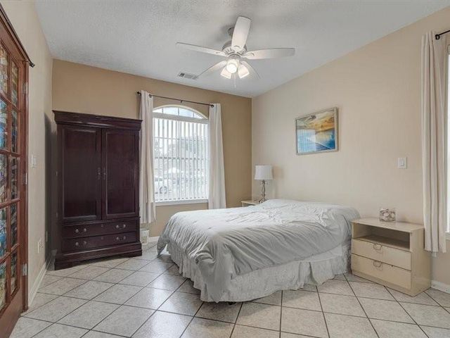 8422 Tavenor Lane, Houston, TX 77075