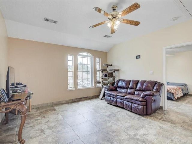 8422 Tavenor Lane, Houston, TX 77075