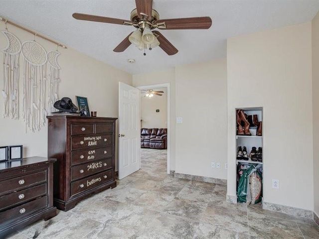 8422 Tavenor Lane, Houston, TX 77075