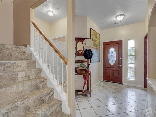 8422 Tavenor Lane, Houston, TX 77075
