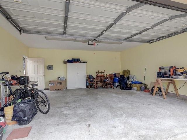 8422 Tavenor Lane, Houston, TX 77075