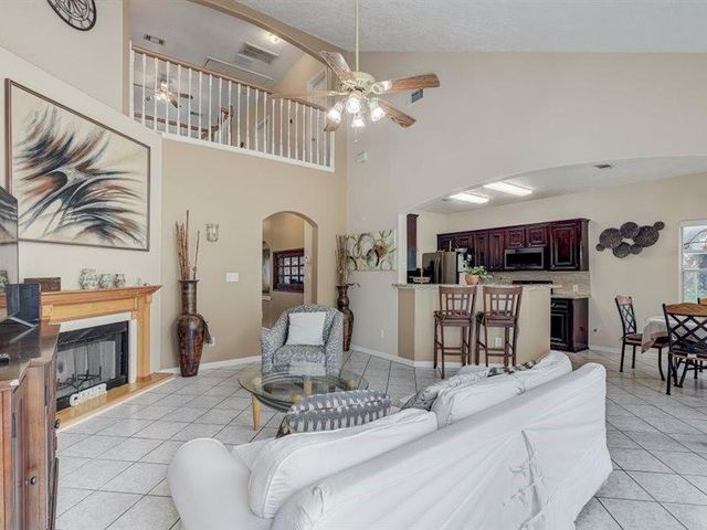 8422 Tavenor Lane, Houston, TX 77075