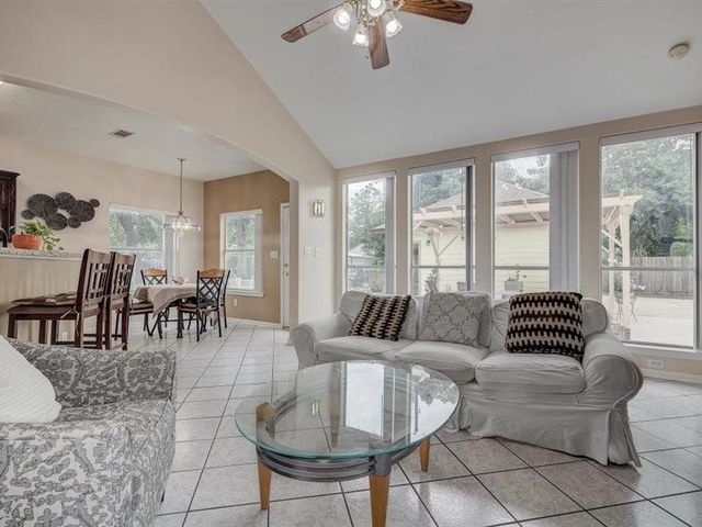 8422 Tavenor Lane, Houston, TX 77075