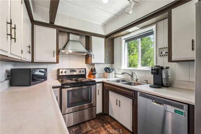 686 Grass Valley, Lake Arrowhead, CA 92352