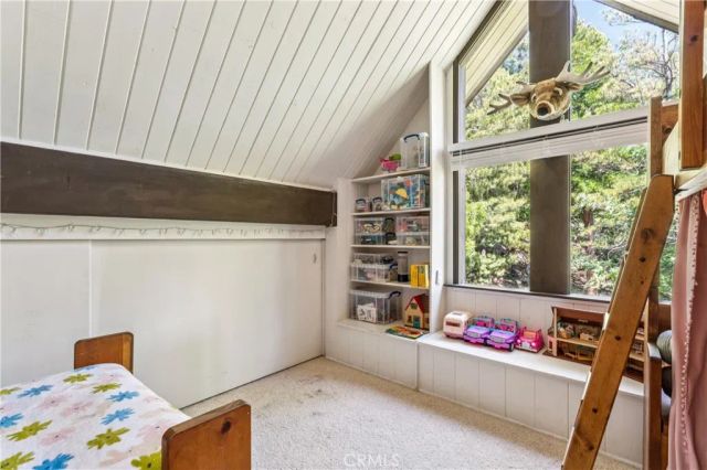 686 Grass Valley, Lake Arrowhead, CA 92352