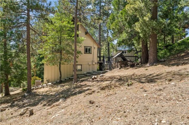 686 Grass Valley, Lake Arrowhead, CA 92352