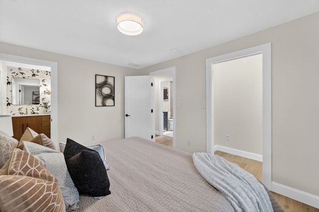 8 Topeka Rd, Chelmsford, MA 01824