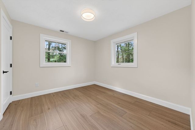 8 Topeka Rd, Chelmsford, MA 01824
