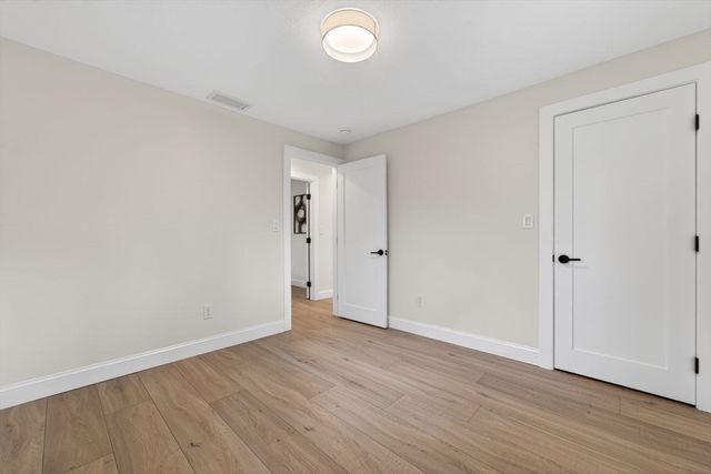 8 Topeka Rd, Chelmsford, MA 01824