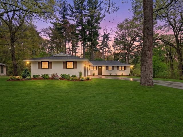 8 Topeka Rd, Chelmsford, MA 01824
