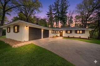 8 Topeka Rd, Chelmsford, MA 01824